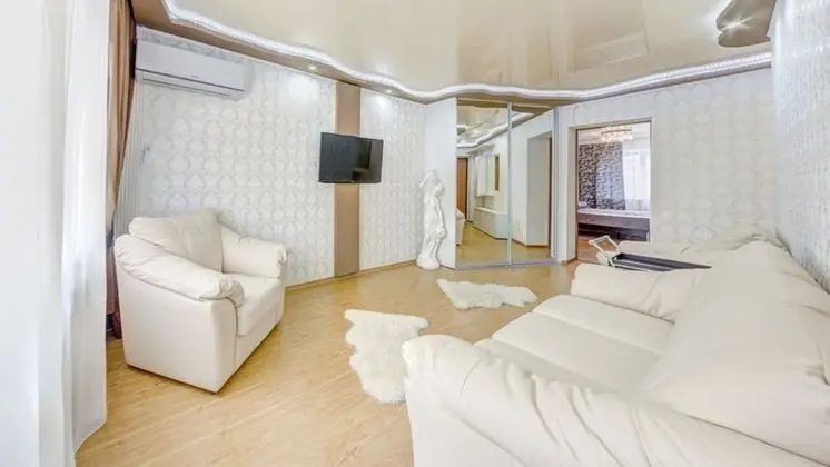 Apart Daire, 1 Yatak Odası, Jakuzi (Lenina prospekt, 21)