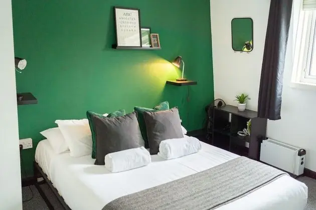 Tek Büyük Yataklı Oda (Room 7)