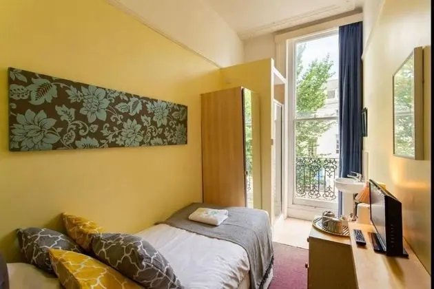 Tek Kişilik Oda, Ortak Banyo (Room 5)