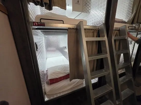 Ortak Ranzalı Oda, Karma Ranzalı Oda