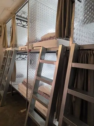 Ortak Ranzalı Oda, Sadece kadınlar için
