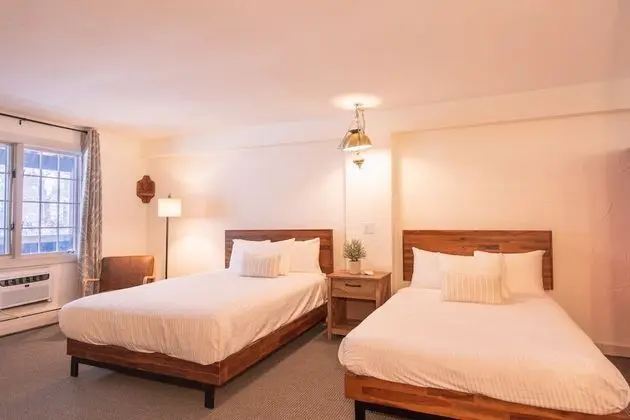 Superior Room- 1 Queen & 1 Double Bed