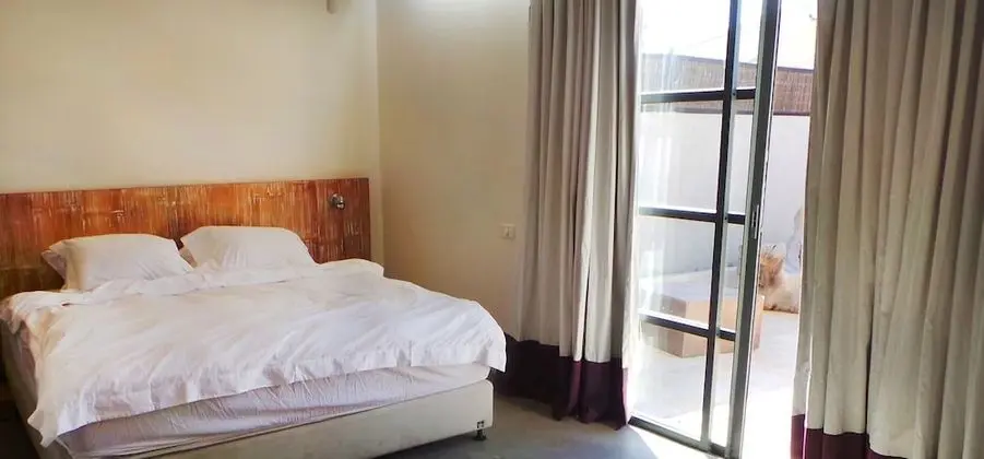 Deluxe Tek Büyük Yataklı Oda, Sıcak Su Havuzu