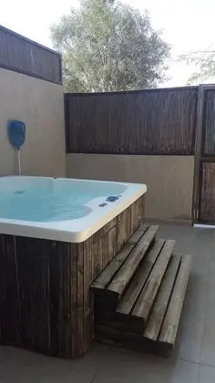 Deluxe Tek Büyük Yataklı Oda, Sıcak Su Havuzu