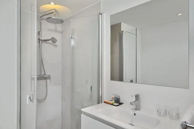 Innside, Oda, Havuz Manzaralı