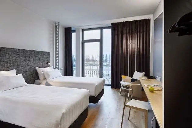 The Innside Room - River View