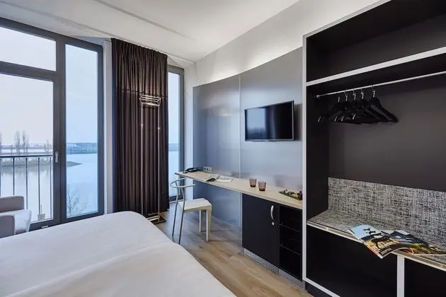 The Innside Room - River View