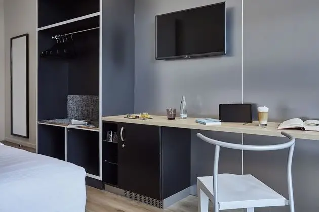 The Innside Room - River View