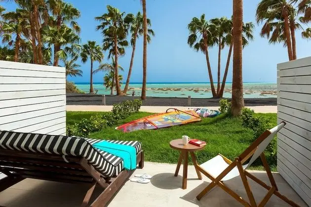 The Studio Sea View with Garden