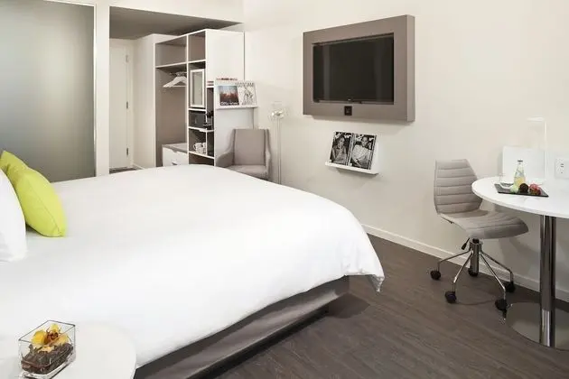 The Innside Room King - City View