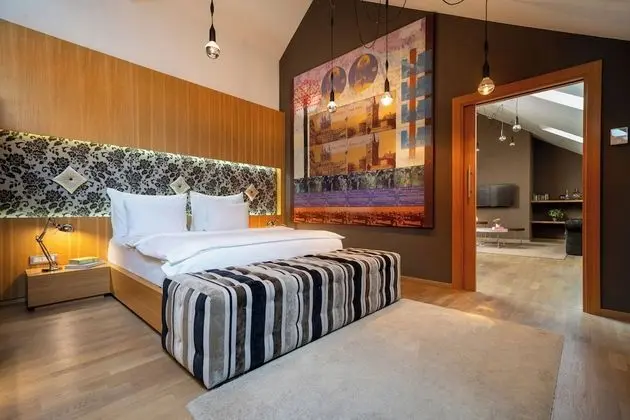 The "Prague" Condo (5 adults)