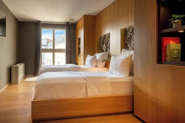The "Prague" Condo (5 adults)