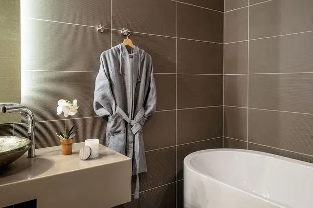 The "Prague" Condo (5 adults)