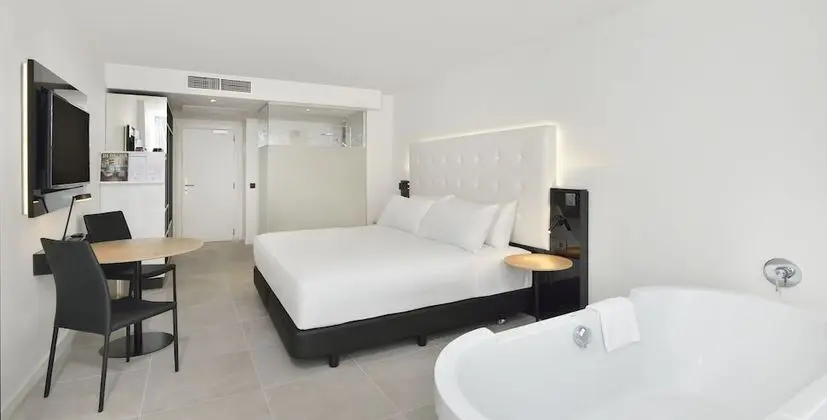Innside, Premium Room Swim Up