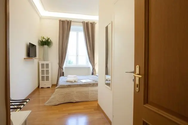 Comfort Tek Büyük Yataklı Oda