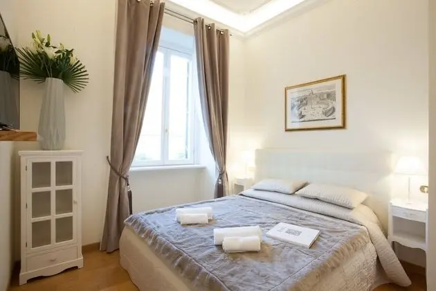 Comfort Tek Büyük Yataklı Oda