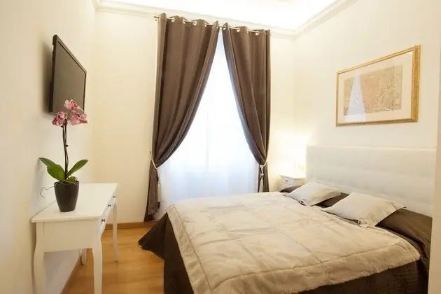 Standard Tek Büyük Yataklı Oda