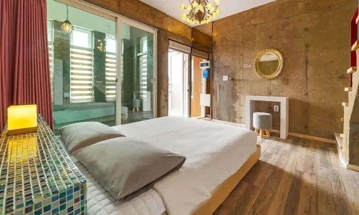 Superior Oda (Indoor Jacuzzi B)