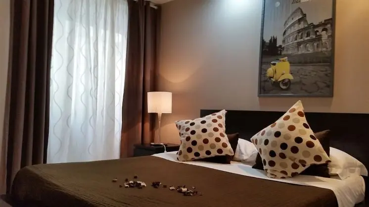 Tek Büyük Yataklı Oda (with double bed  & small bed)