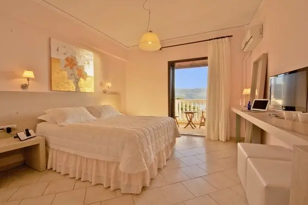 1 Çift Kişilik Veya 2 Tek Kişilik Yatak Superior Sea View