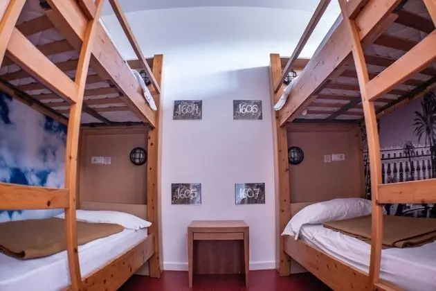 Shared Dormitory, Mixed Dorm, Shared Bathroom 4 Beds