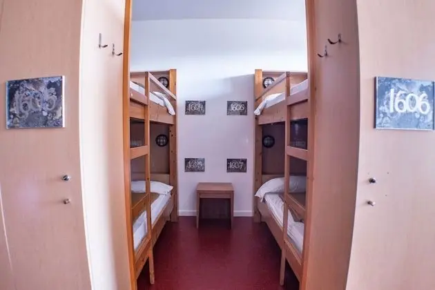 Shared Dormitory, Mixed Dorm, Shared Bathroom 4 Beds