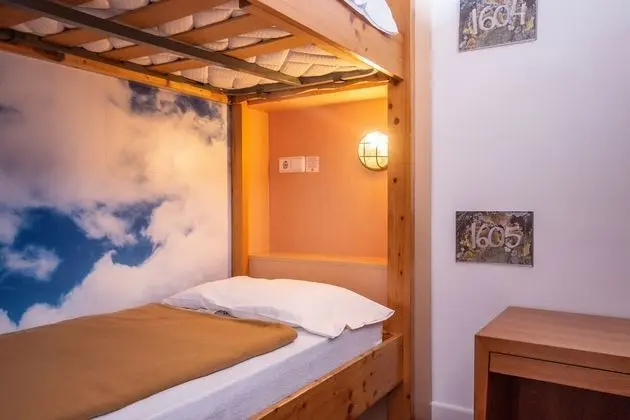 Shared Dormitory, Mixed Dorm, Shared Bathroom 4 Beds