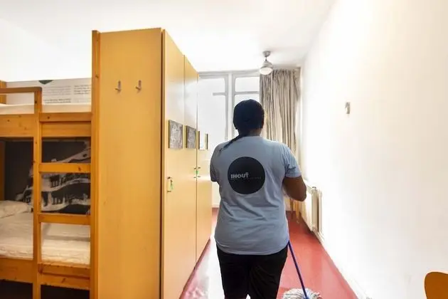 Shared Dormitory, Women only, Private Bathroom 10 Beds