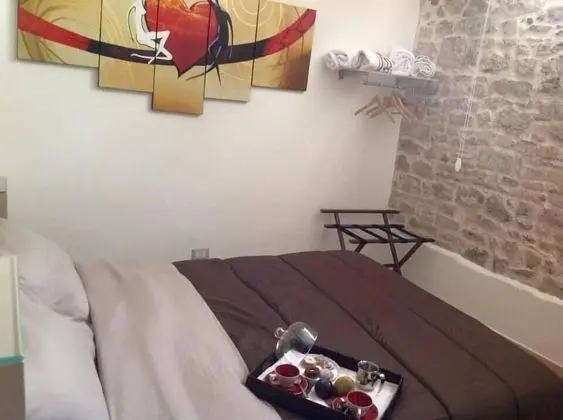 Tek Büyük Yataklı Oda, Ortak Banyo