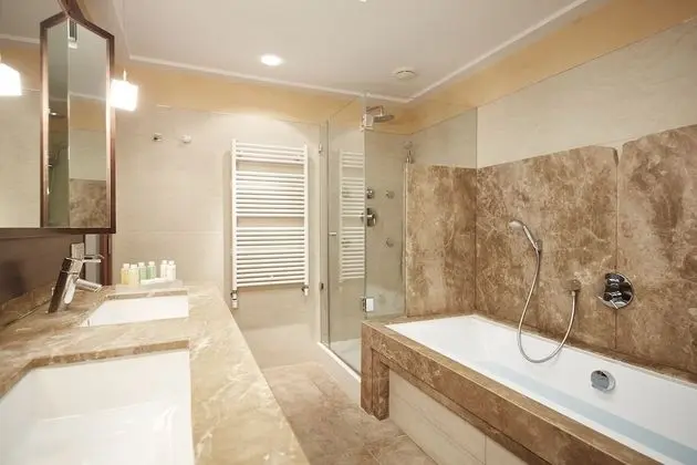 Junior Süit, Sıcak Su Küveti (Prestige Solarium)