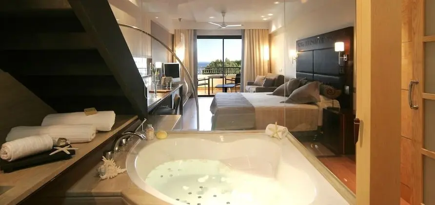 Junior Süit, Sıcak Su Küveti (Prestige Solarium)