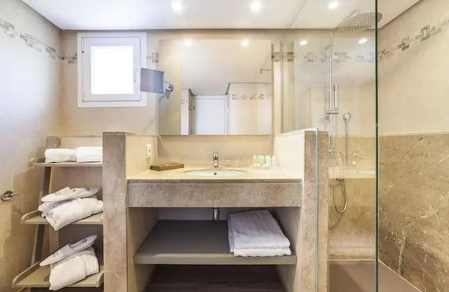 Tek Büyük Yataklı Oda, Balkon (Adults Only)