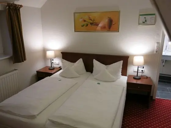 Classic Tek Büyük Yataklı Oda