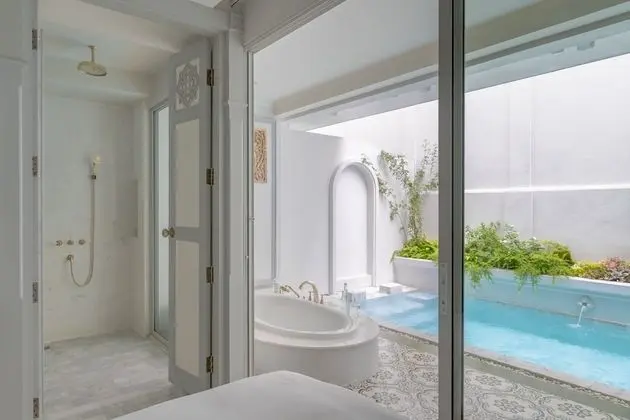 The Junior Pool Suite