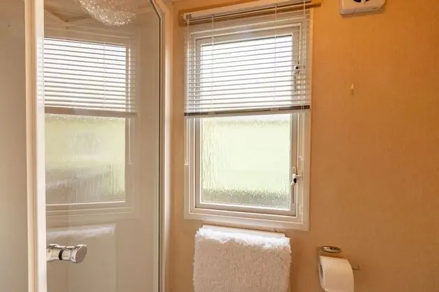 Family Karavan, Özel Banyo, Bahçe Manzaralı (Luxury Static Caravan)
