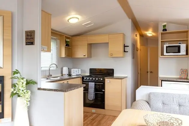 Family Karavan, Özel Banyo, Bahçe Manzaralı (Luxury Static Caravan)