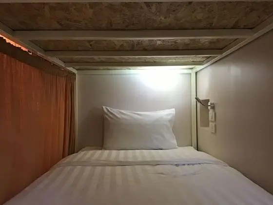 Basic Ortak Ranzalı Oda, Sadece erkekler için, Ortak Banyo