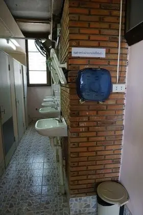 Ortak Ranzalı Oda, Sadece kadınlar için, Ortak Banyo