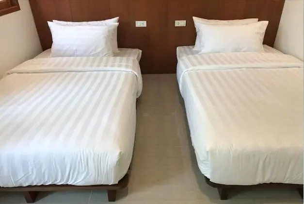 Twin Bed Room