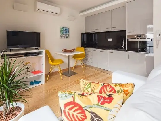 Stüdyo (InSitu Trindade - Cosy 1T)