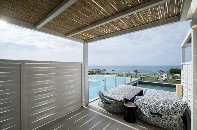 Süit, Havuz Kullanımı, Deniz Manzaralı
