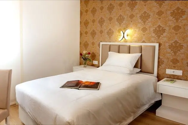 Tek Büyük veya İki Ayrı Yataklı Oda