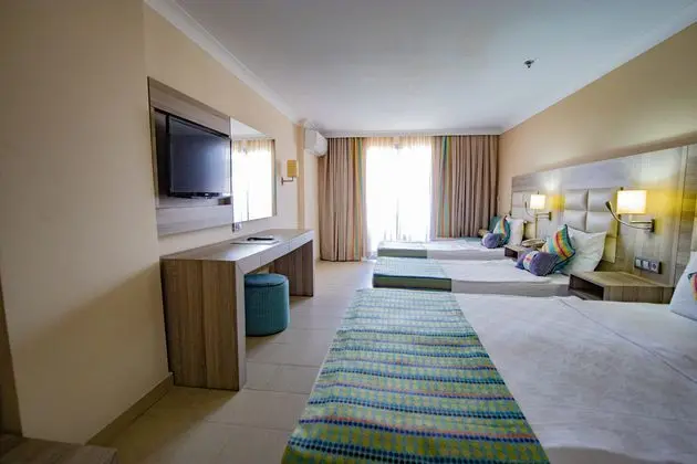 https://images.etstur.com/imgproxy/resize/2560x1440/files/images/hotelImages/etsrooms/516422/Insula_Resort___Spa_Hotel_20241022143059_3.jpg
