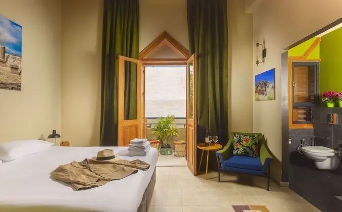 Design Tek Büyük Yataklı Oda, Balkon