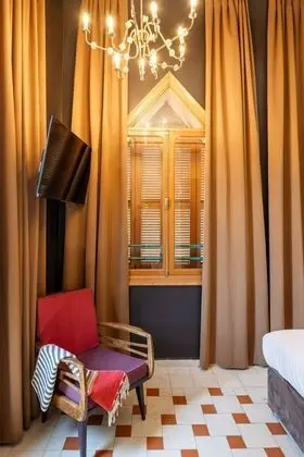 Design Üç Kişilik Oda, Şehir Manzaralı