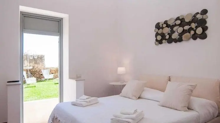 Deluxe Tek Büyük Yataklı Oda, Bahçeli