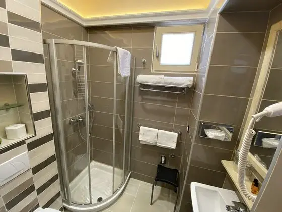 Superior Tek Büyük veya İki Ayrı Yataklı Oda