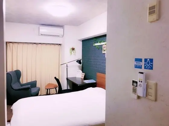 Tek Büyük Yataklı Oda, Balkon