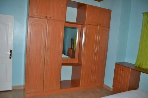 Üç Kişilik Oda