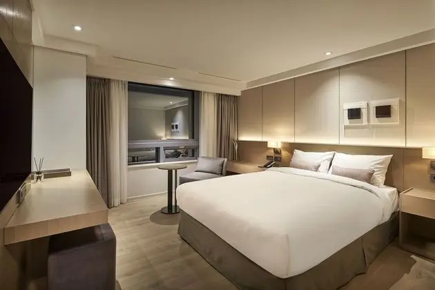 Deluxe Tek Büyük Yataklı Oda